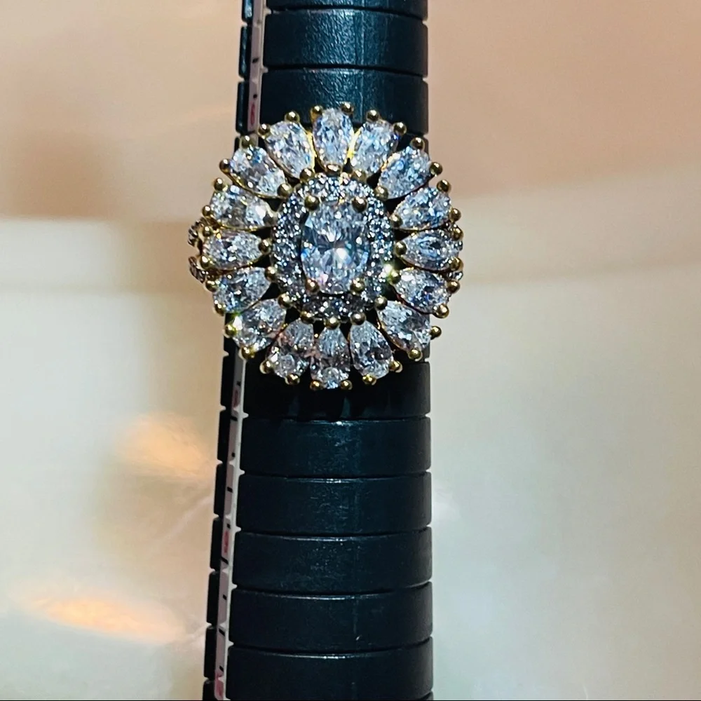 🌺Beautiful PAJ OZ GP. 925 Sterling Silver White Topaz Dinner Ring! - Picture 13 of 16